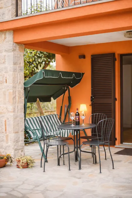 Casa Rosa | Patio in the countryside between Bobbio and Grazzano - Image 1