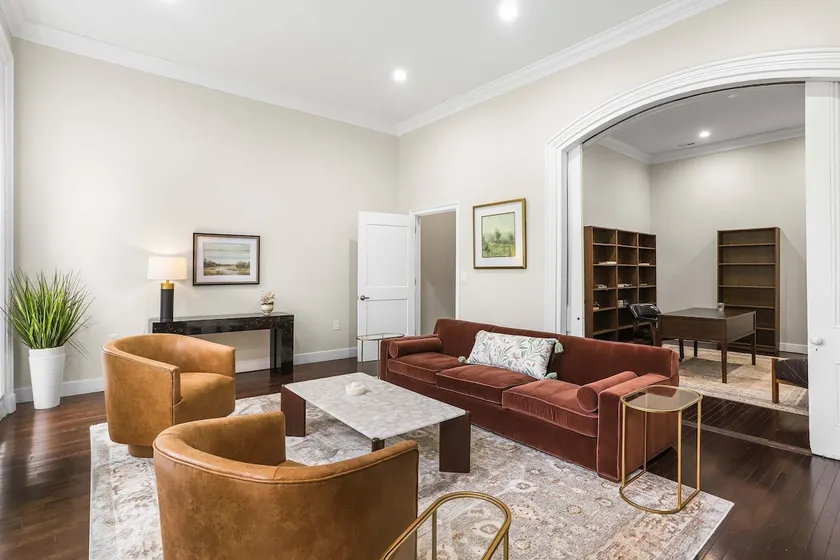 Grand Capitol Hill Mansion – Ideal for Events - Image 1