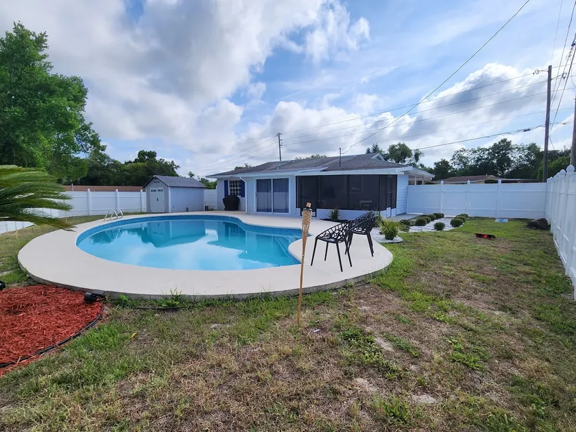 Cozy House with pool. Minutes From I4 - Image 1