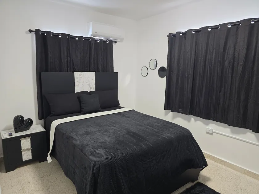 Modern Apt 5 min from the Beach - Image 1