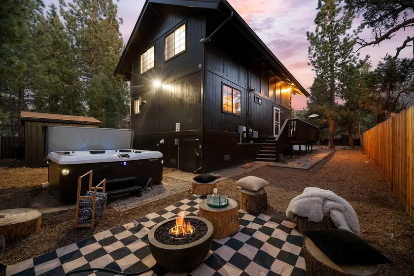 StylishCabin, Hot Tub, GameRm, Dogs, Parking! - Image 1