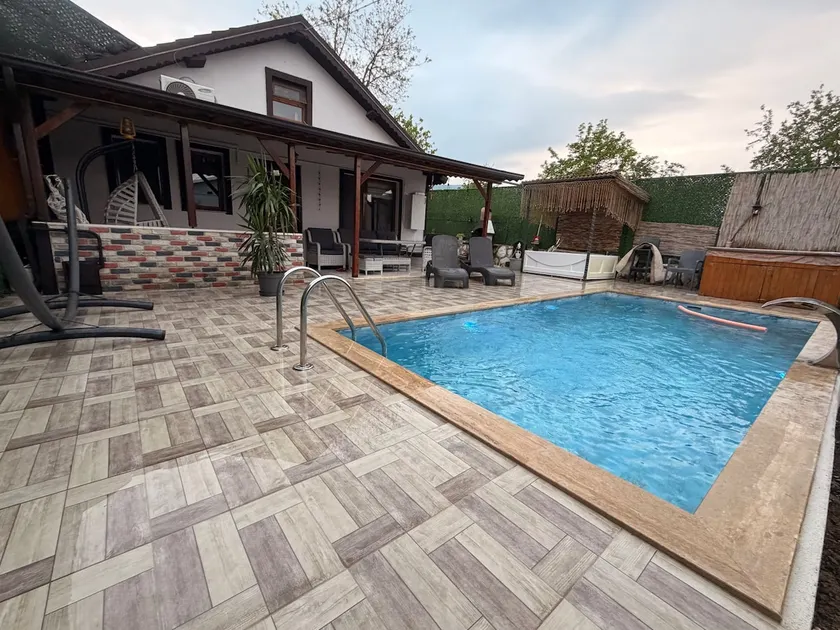 Sobzi Bungalow with Large Pool and Spacious Garden - Image 1