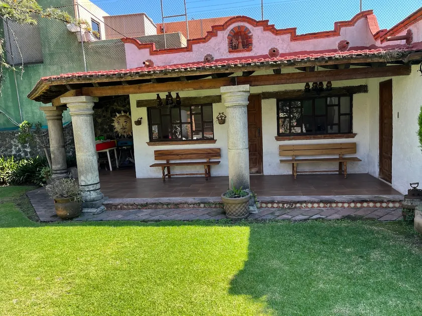 Rustic House with Garden - Image 1