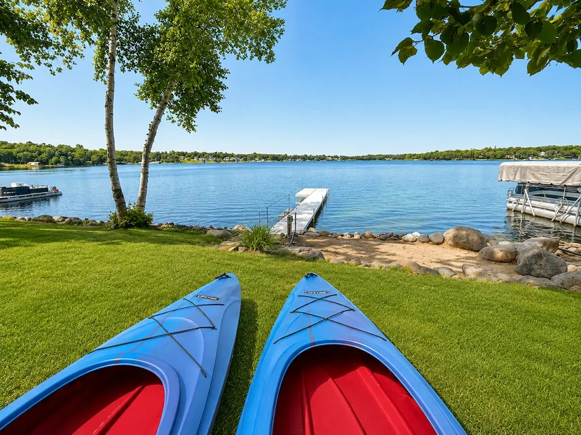 Long Lake Waterfront | Kayaks, Fire Pit & Peloton - Image 1