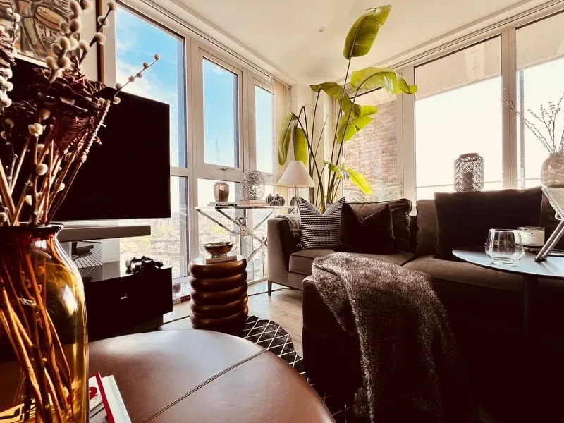 Luxury Nest in the City Glow - Image 1