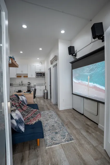 Modern Nest in Torrance - Image 1