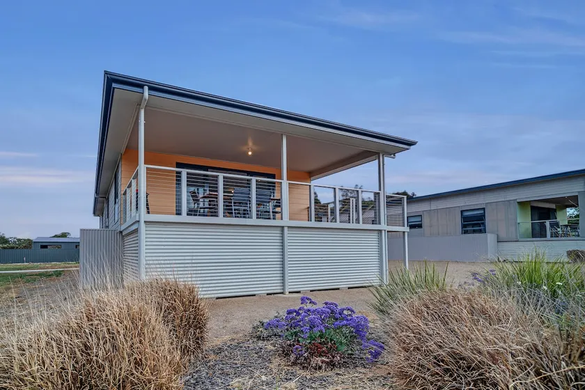 Long Island Retreat - Rosella - Image 1