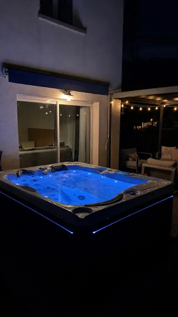 House with cold and hot tub - Near Bordeaux - Image 1