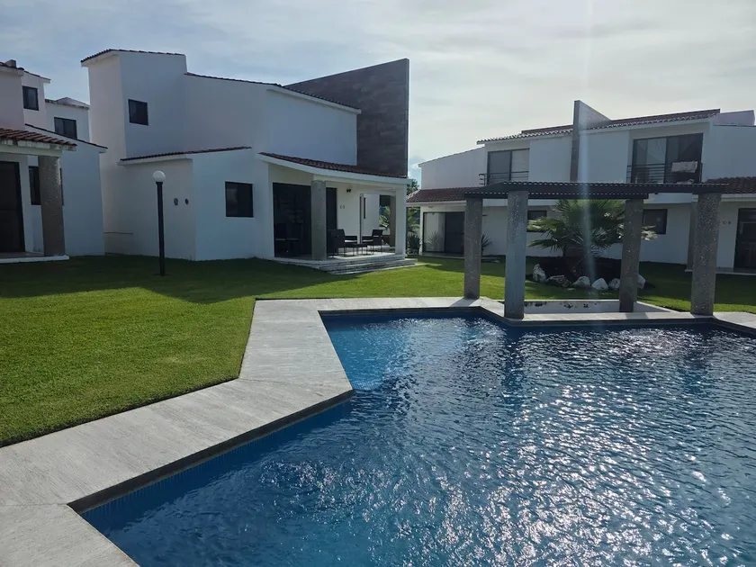 Beautiful House in a Residential Development - Image 1