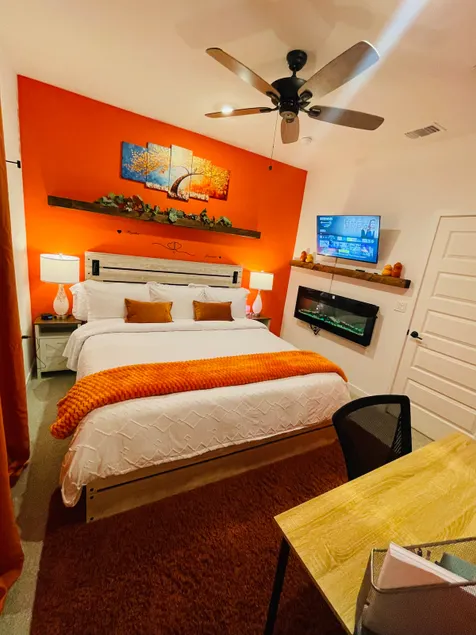 Exquisite touch! Newly built private guest suite. - Image 1