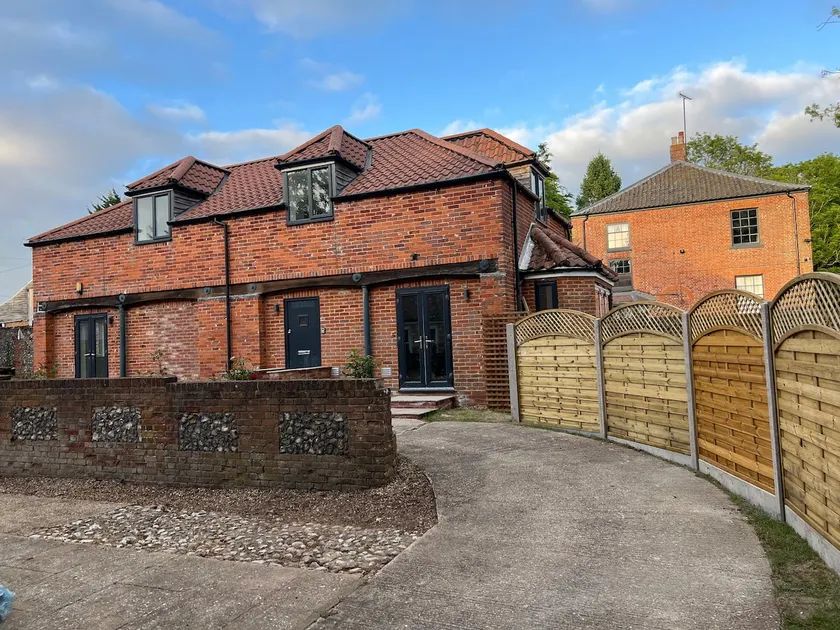 Charming 4 bed Cottage - Image 1