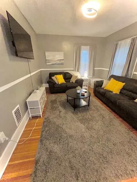Maplewood Suite w/ outdoor deck - Image 1