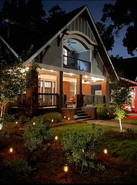 Downtown Bungalow 7 bedroom 4 bath - Image 1