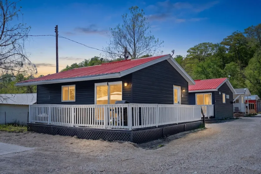 Beachfront cottage-Turkey Point - Image 1