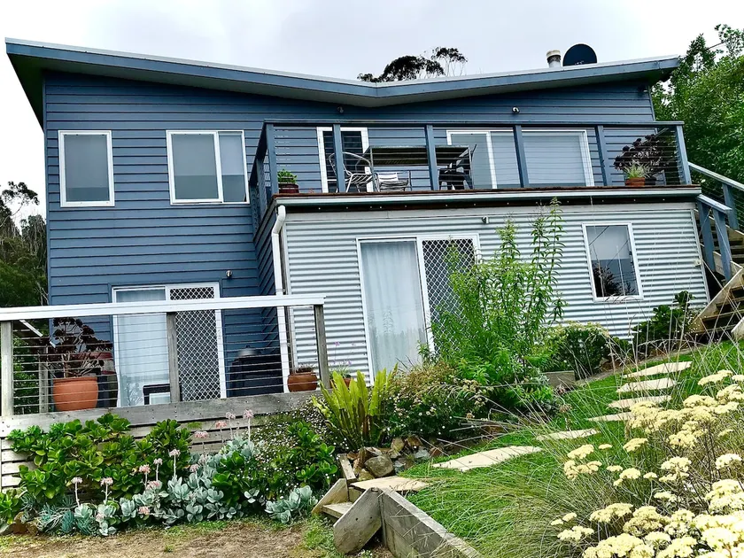 The Butterfly House, a retro original beach pad - Image 1
