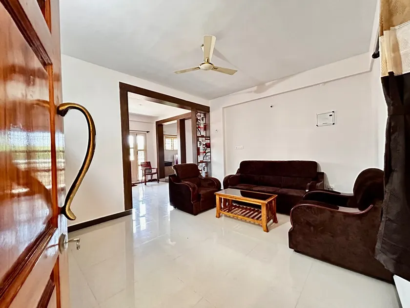 Spacious city central AC Flats - Image 1