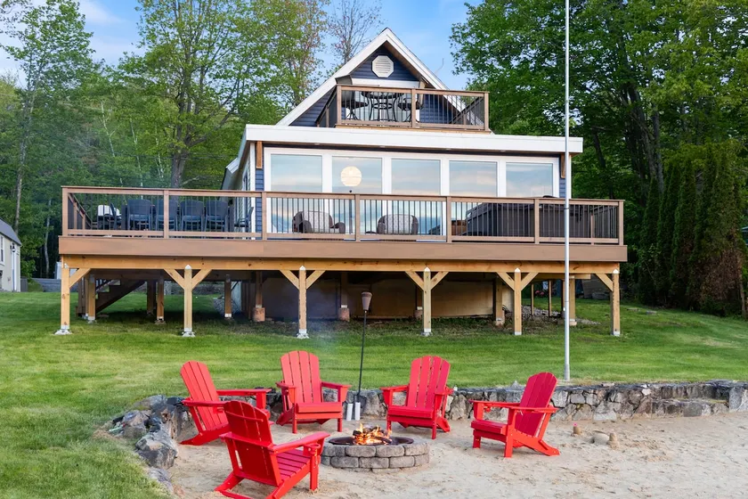 Lakefront Bliss: 4BR with Hot Tub, Views, Kayaks - Image 1