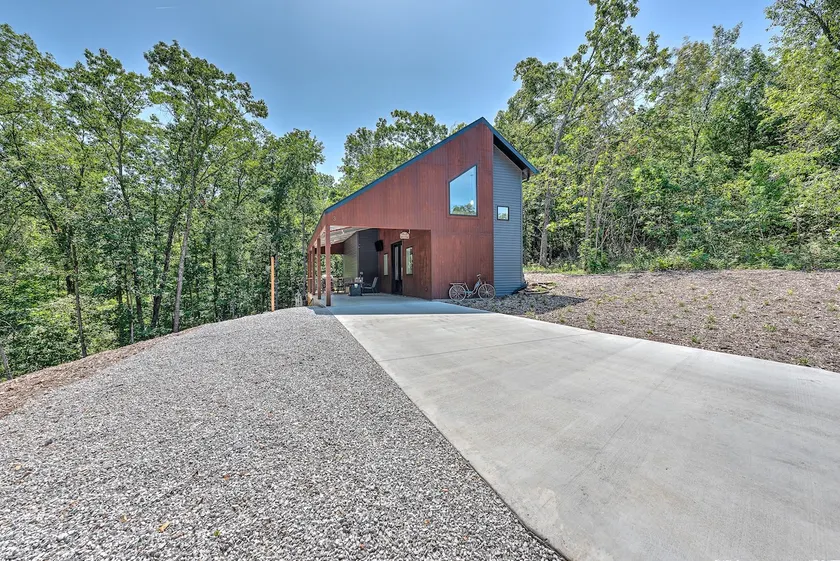 Back 40 - Hillside Rideaway - Image 1