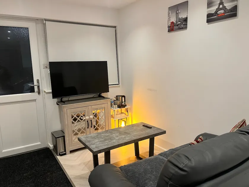 Private Studio | En-suite | Self Check-in - Image 1