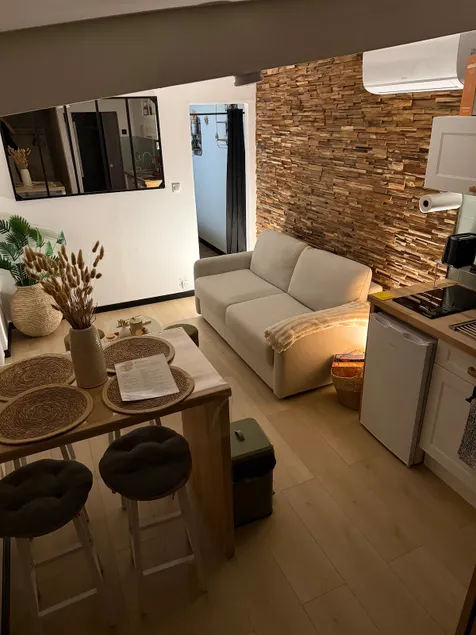 Guaranteed favorite, neat decor, A/C, terrace - Image 1
