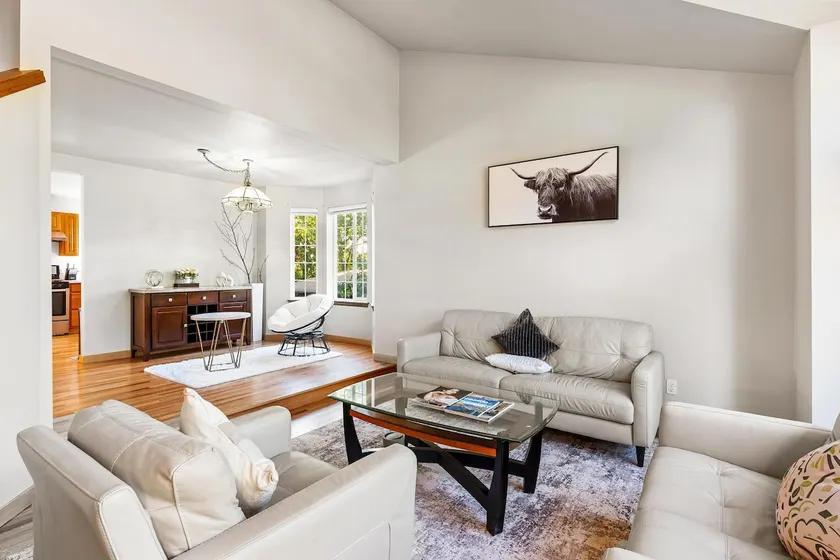 Bright & Spacious 5BR Home | Heart of Kent - Image 1