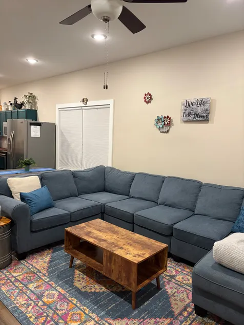 Spacious Private Studio w/Garage Washer Dryer WiFi - Image 1