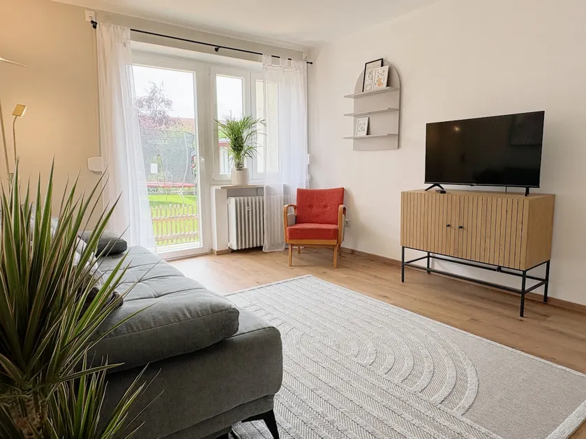 Entire apartment with garden - Image 1