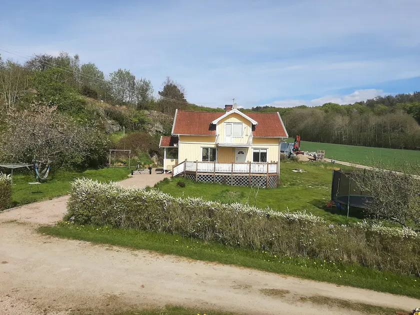 Yellow Villa Rörbäck - Image 1