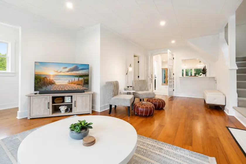 *New 4Br York Beach Home| Cape Neddick+Ogunquit - Image 1