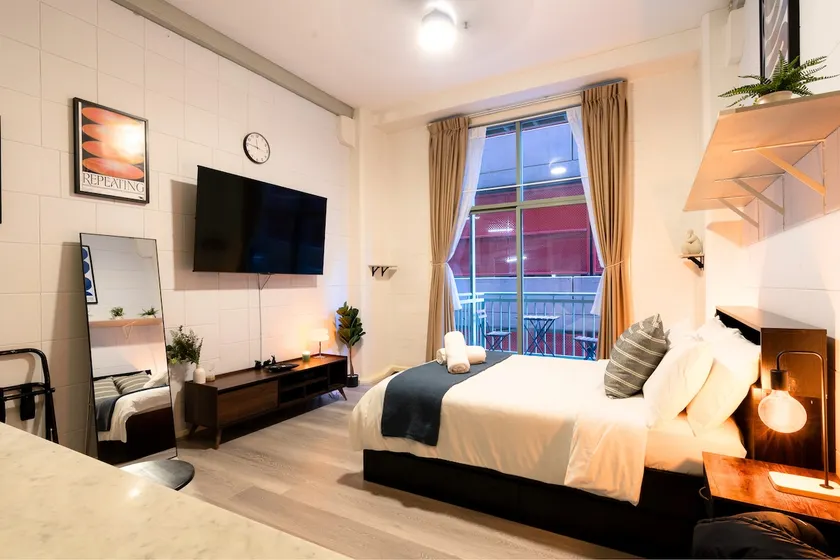 NYC-Style Escape in Darling Harbour w/ Pool & Gym - Image 1