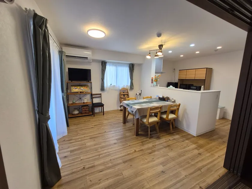 Newly built apartment in July 2025, 2LDK type, room 101, with free parking on the premises, 5 minutes on foot from Odakyu Tomizui Station. - Image 1
