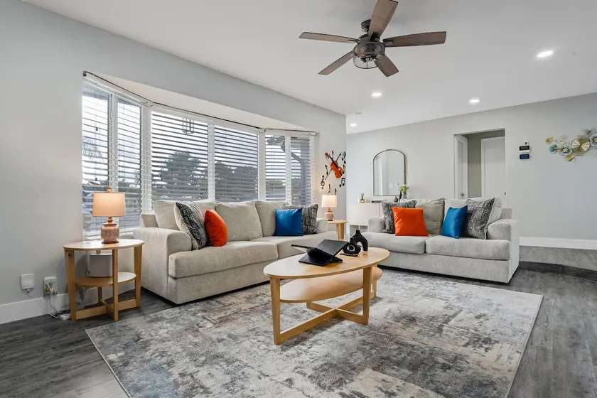 • Luxe by Jenn• 3BR Retreat w/ Heated Pool - Image 1