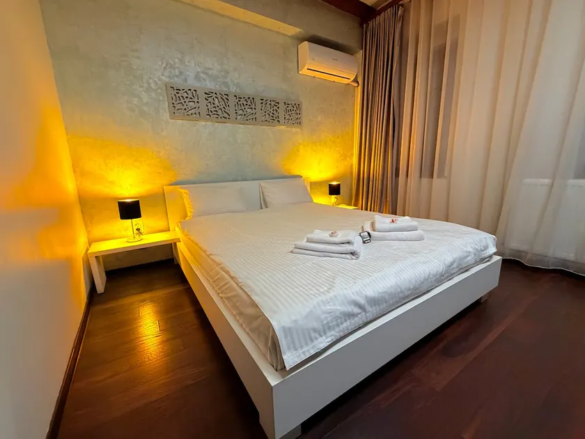 FLH - Sibiutiful - Room 2 - Image 1
