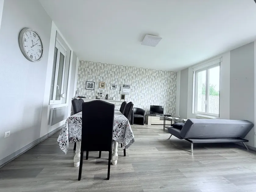 4 bedroom house - Image 1