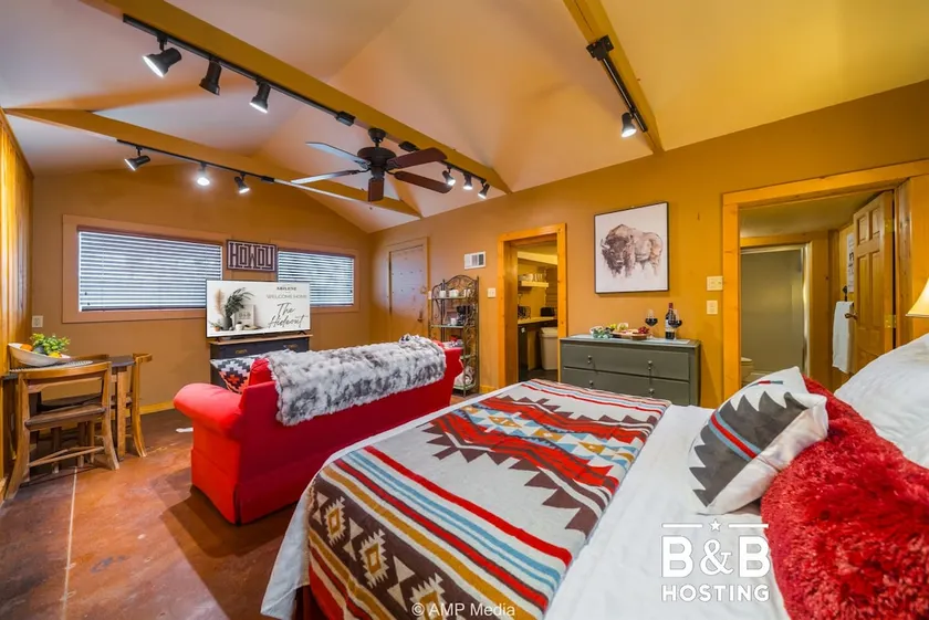 The Hideout - A Sayles Ranch Guesthouse - Image 1