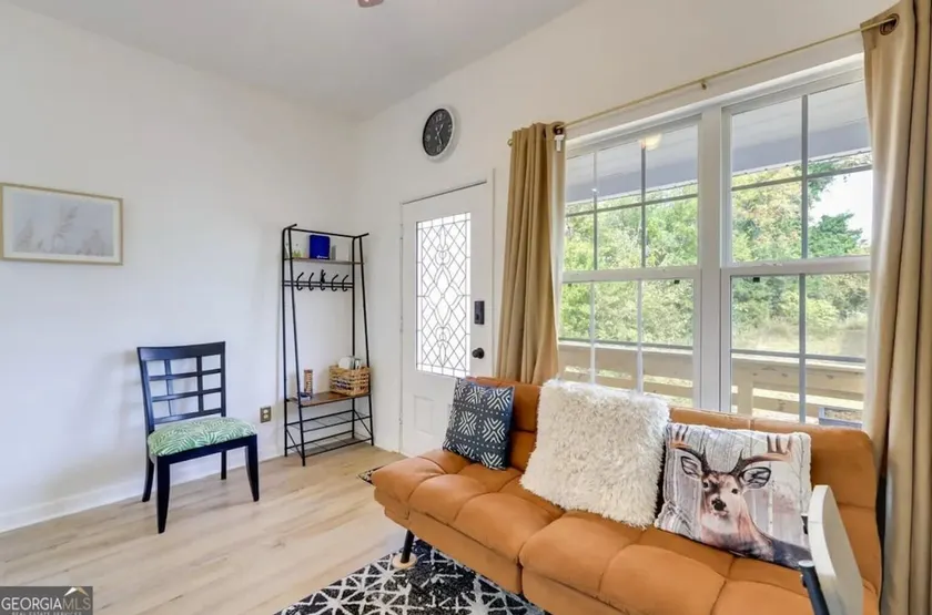 2bd Fenced Yard • Near Mercer • Parks & Downtown - Image 1