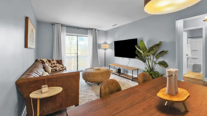 Stylish 2BR/1BA G8 Near VSU, Hospital & Mall Area - Image 1