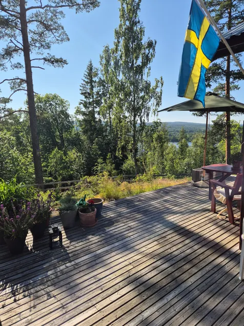 Cabin near forest and nature - Image 1