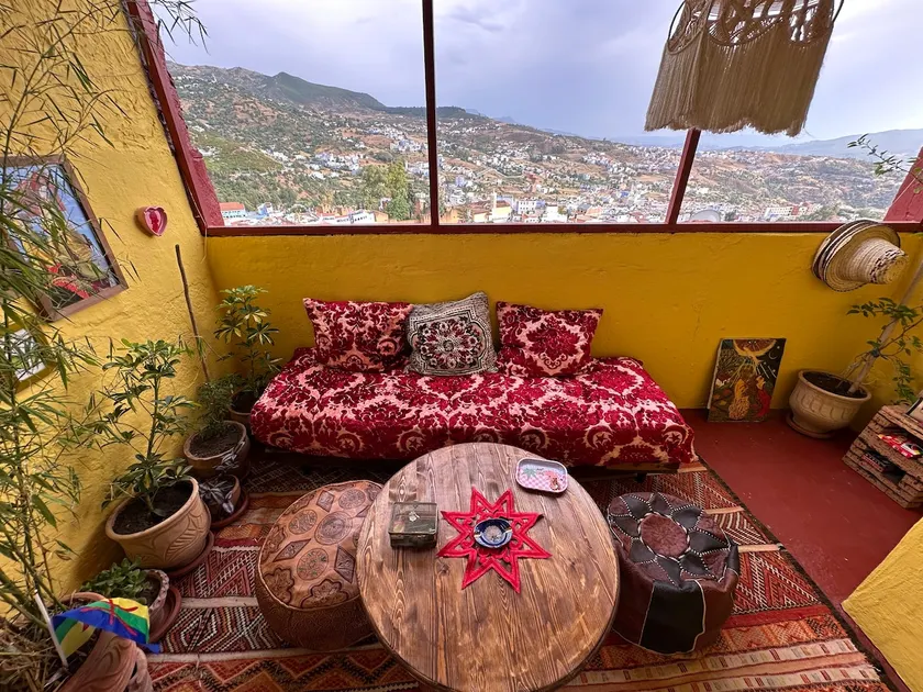 Boshouka, Moody & Spiritual Home - Image 1