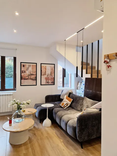 Cardano Al Campo House - Image 1