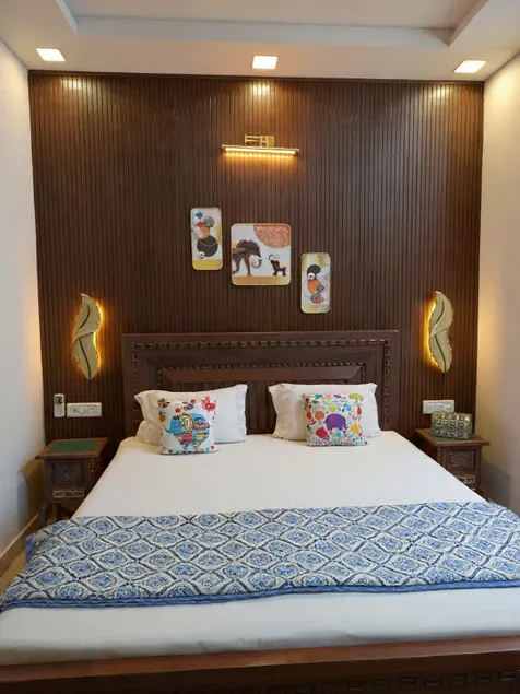 Urban Haven | Modern 1 BHK Retreat - Image 1