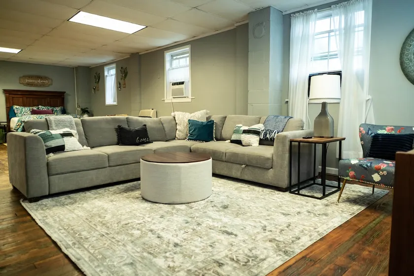 Perfect in Pilot Mtn-Unit 1 Walk to Downtown! - Image 1