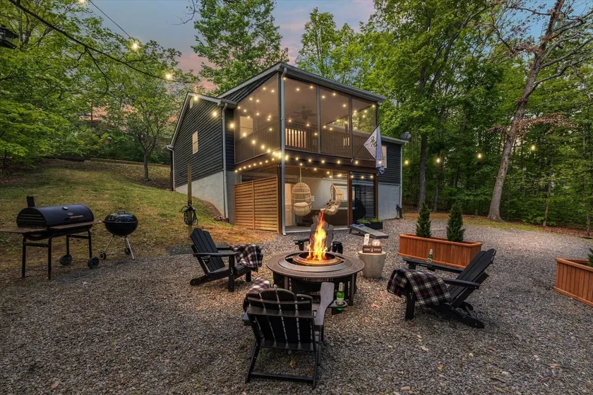 Bryce, Sauna, Arcade, Hot Tub, Hike | Shenandoah - Image 1
