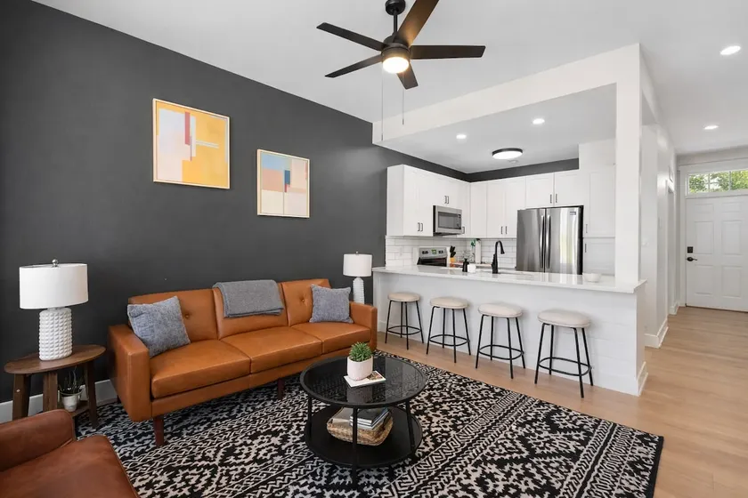 Modern Suite • Offst Parking • Laundry • WiFi - Image 1