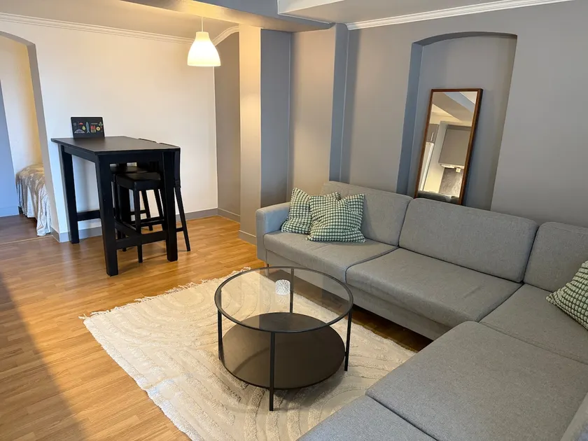 Apartment with sleeping alcove - Image 1