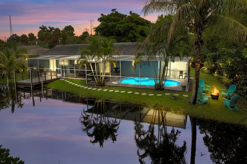 Top Location | 8PPL | Waterfront | Htd Pool | Kayaks | BBQ - Image 1
