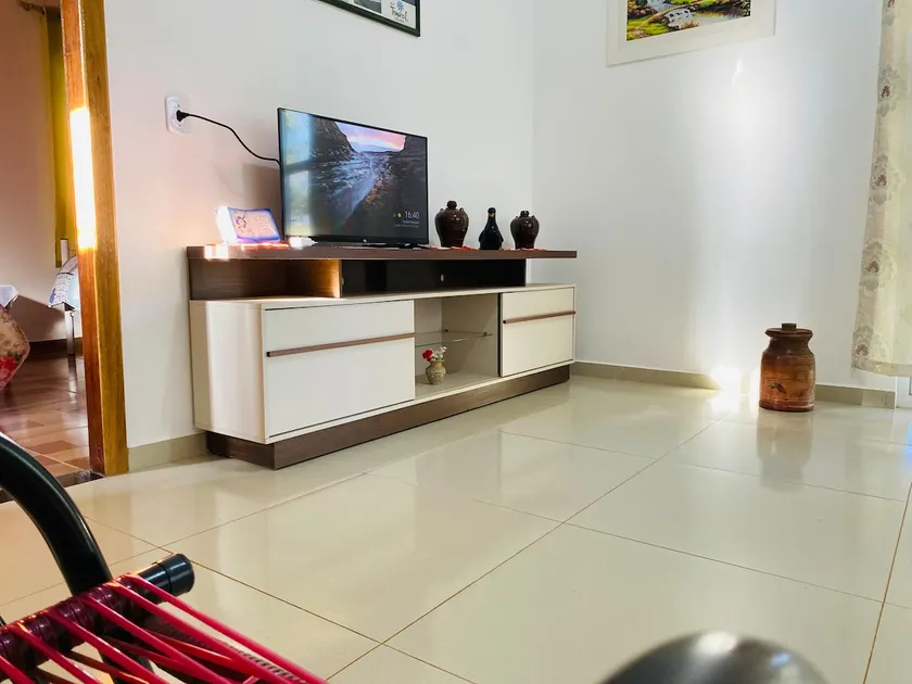 New House on the Border! With Wi-Fi and TV! - Image 1