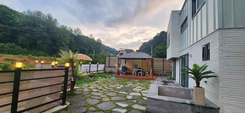 Modern, newly built, independent house! #Maximum 4 people#Private accommodation#40 minutes to Jamsil#High floor#BBQ fire pit Free Jacuzzi - Image 1