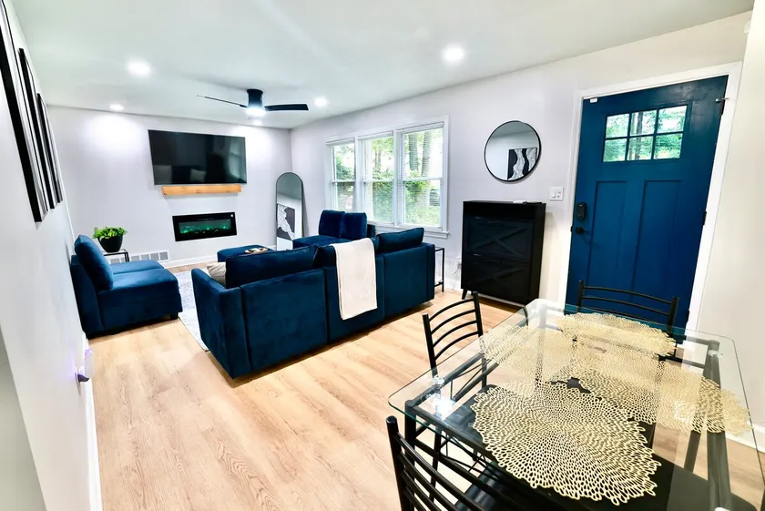 Luxury 2BR Near ATL Airport & Downtown - Image 1
