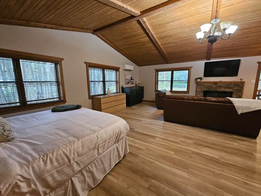 Nature Chalet - 4b - Image 1